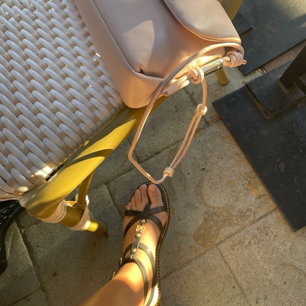 Meet your Posher, Joline D